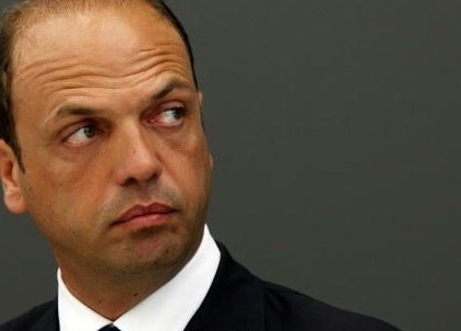 Alfano, camper polizia davanti stadi per perquisizioni