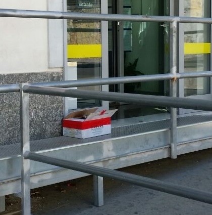  San Cipriano: pacco sospetto davanti alle Poste