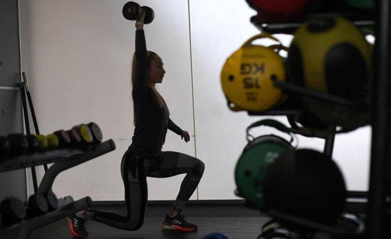  Hai i muscoli? Il tuo cervello è più ‘giovane’: lo studio