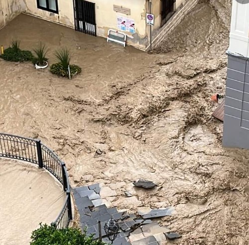 In Campania prorogata allerta meteo, temporali e forte vento