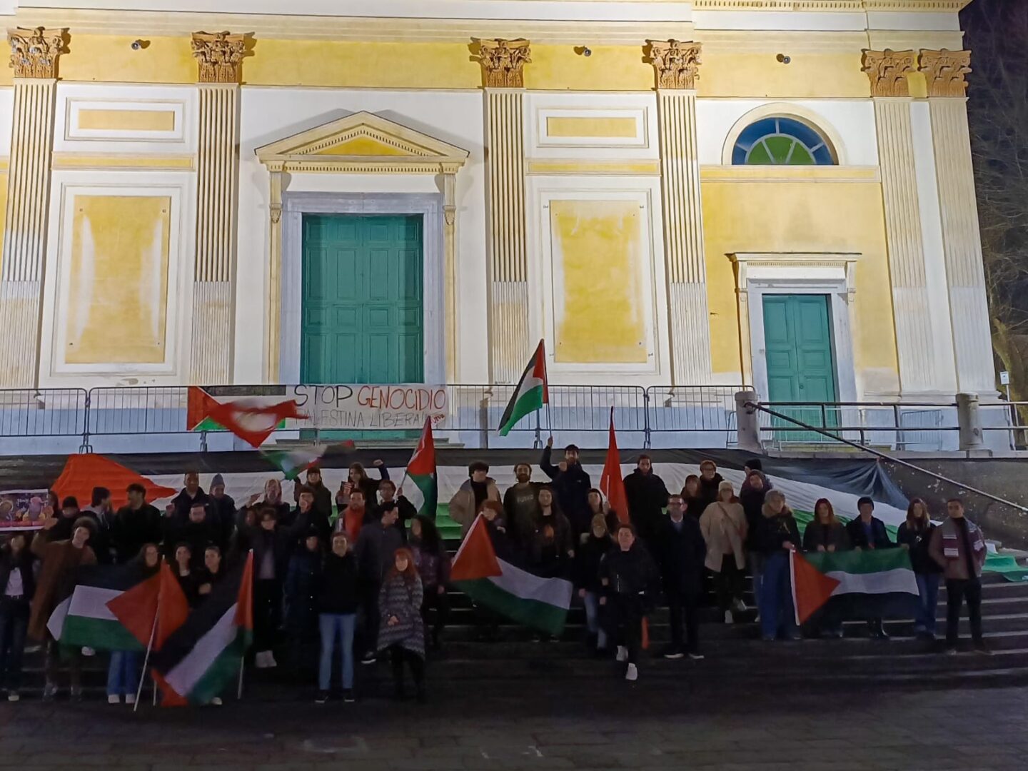 Gremita la piazza cavese per la Palestina - Le Cronache