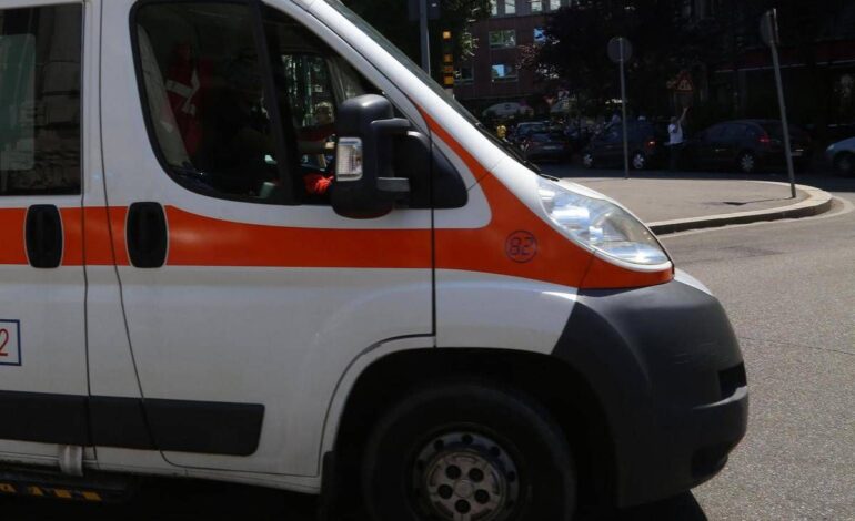 Teramo, bimbo di 10 mesi rischia di soffocare: il padre guidato al telefono dal 118 nelle manovre di disostruzione