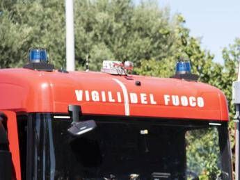 Scontro e incendio su A14, chiuso tratto tra Giulianova e Val Vibrata: 4 feriti e chilometri di coda