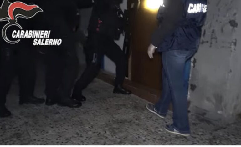  Droga: 19 arresti, fidanzati salernitani capeggiava gruppo criminale