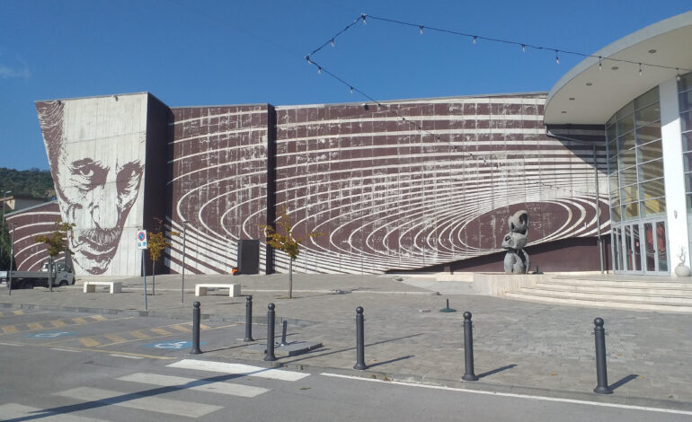  Agropoli, il cineteatro non è sicuro: estintori senza revisione