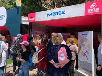 Tumori, Merck fa tappa in Abruzzo al Giro d’Italia con campagna su cancro vescica