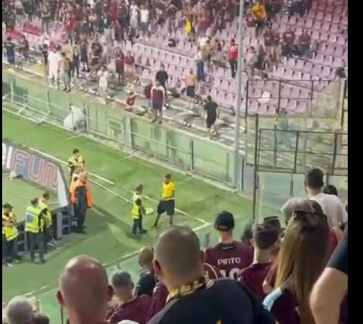 Salernitana, : 0-3 a tavolino e due gare a porte chiuse