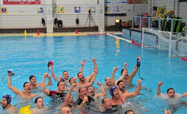 De Luca alla Rari Nantes, orgoglio di Salerno