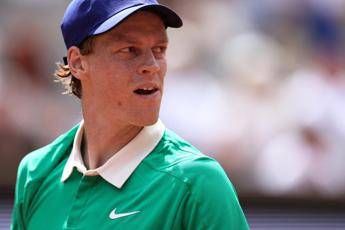  Sinner: “Capita di perdere. Come si supera la delusione? Ho fatto una grigliata”