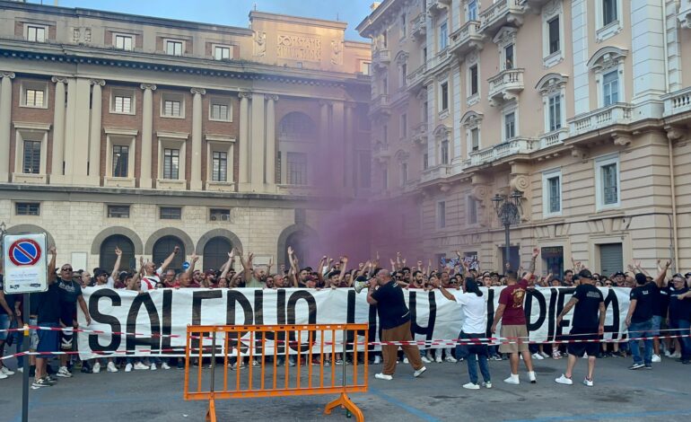 Gli ultras:  Salerno non si piega