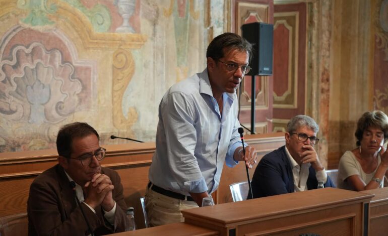  Porto di Salerno, Costiera Amalfitana e Cava de’ Tirreni contro allargamento