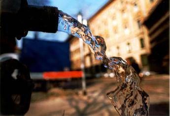  Caldo, urologi: “Idratarsi anche per prevenire cistiti e calcoli”