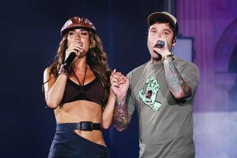 Clara e Fedez stanno insieme? Lei rompe il silenzio: “Sono single”