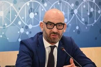 Fake news, l’allarme di Bassetti: “Criminale attacco alla scienza, medici combattetelo sui social”