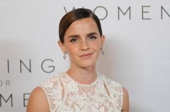  La polizia ‘bacchetta’ Emma Watson, 6 mesi di stop alla guida per eccesso di velocità