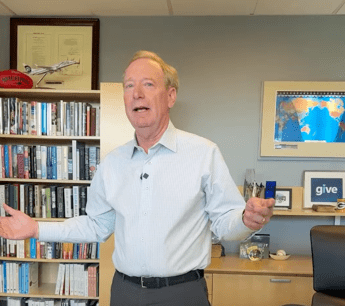 Microsoft, proteste a Redmond e irruzione nell’uffico del presidente: il video