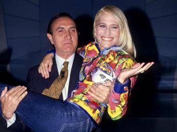 Pippo Baudo, Heather Parisi pubblica intervista inedita: “Vorrei tornare come farfalla”