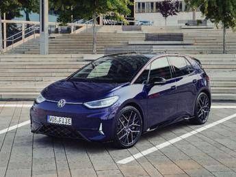  Volkswagen ID.3 GTX FIRE+ICE: l’edizione speciale debutta in Italia