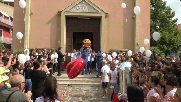 Bellizzi, l’ultimo saluto a Vincenzo