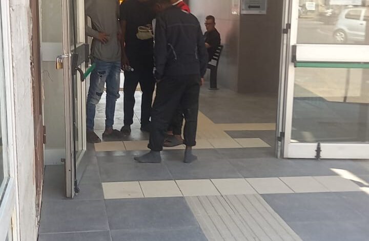 Eboli. Fuga migranti, è polemica