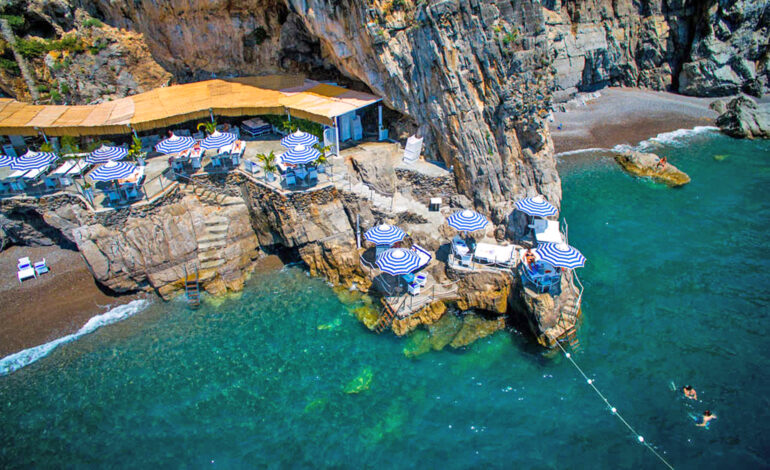 Positano: fino ad 800 euro per un ombrellone