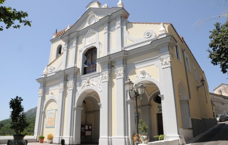 Lite parroco portatori, salta la processione a Benincasa di Vietri
