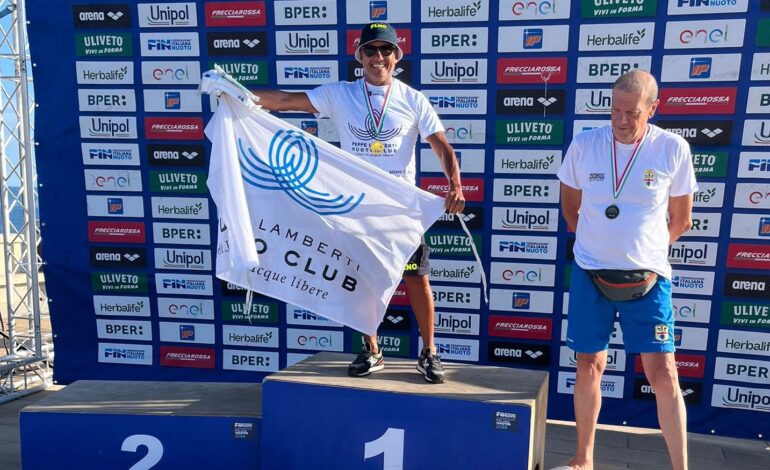 Nuoto, trionfo del salernitano Barbato