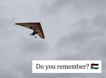 Deltaplano su manifestazione pro-Gaza a Calenzano, è polemica: “Riferimento ad attacchi di Hamas”