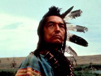  E’ morto Graham Greene, candidato all’Oscar per ‘Balla coi lupi’