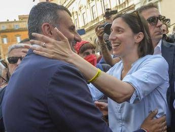 Puglia, Avs fa muro su Vendola e Decaro minaccia passo indietro: “Non sono insostituibile”