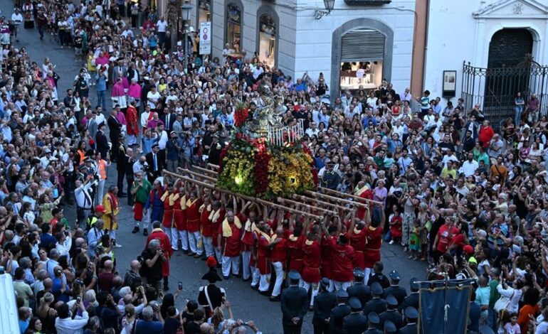 San Matteo, scongiurata la processione flash