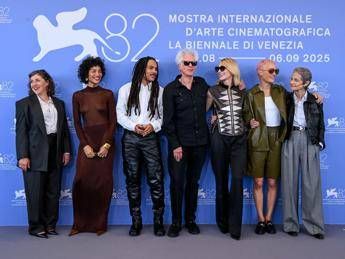  Venezia 82, Leone d’oro a Jim Jarmusch. Per l’Italia premiati Rosi e Servillo