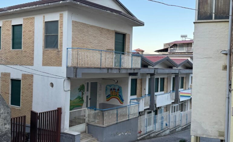  Roccadaspide, crollo asilo comunale: rabbia e preoccupazione