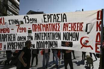  Lavorare 13 ore al giorno, la legge spacca la Grecia