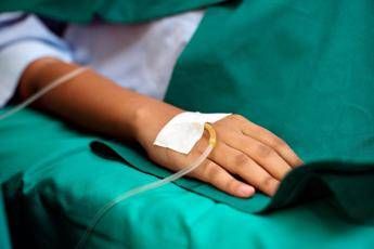  Pensava fosse mal di schiena, 38enne muore di cancro al retto otto settimane dopo i primi sintomi