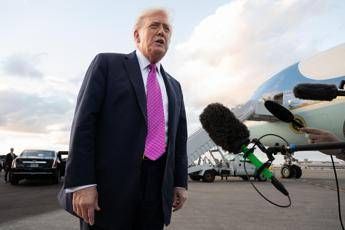  Ucraina, Trump esorta Zelensky a ‘fare accordo’ con Putin e frena su invio Tomahawk