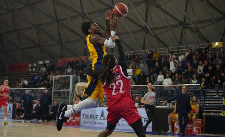 Pistoia  domata,  Givova torna alla vittoria