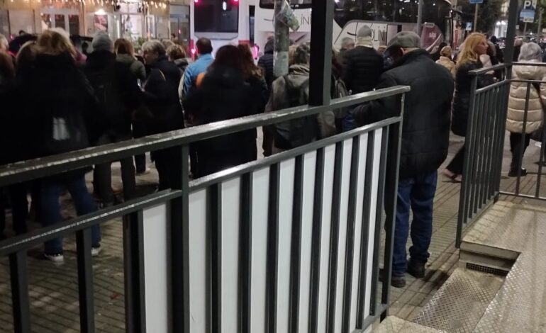  Salerno. Bus turistici in via Vinciprova, pericolo