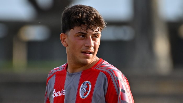 Giovane dell’Angri accoltellato a Napoli