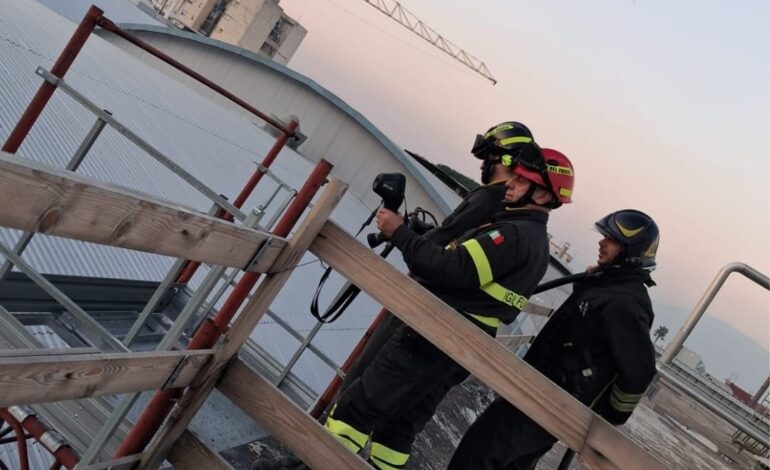 Angri. Incendio nello stabilimento di La Doria, operaio ferito