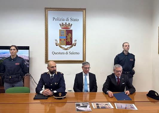 Salerno. Il parcheggio di piazza Casalbore ostaggio dei parcheggiatori abusivi