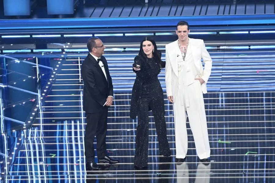 Lauro incanta, l’Ariston applaude lo sport