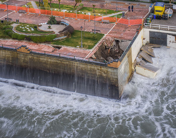 Salerno, Lungomare Marconi: cedono i Giardini del Mandorlo