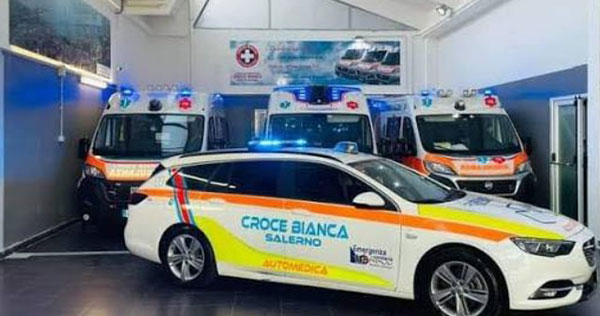 Salerno, soccorritori del 118 aggrediti durante intervento