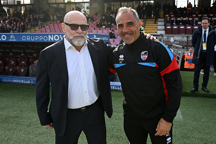 Clamoroso, il Catania esonera Toscano