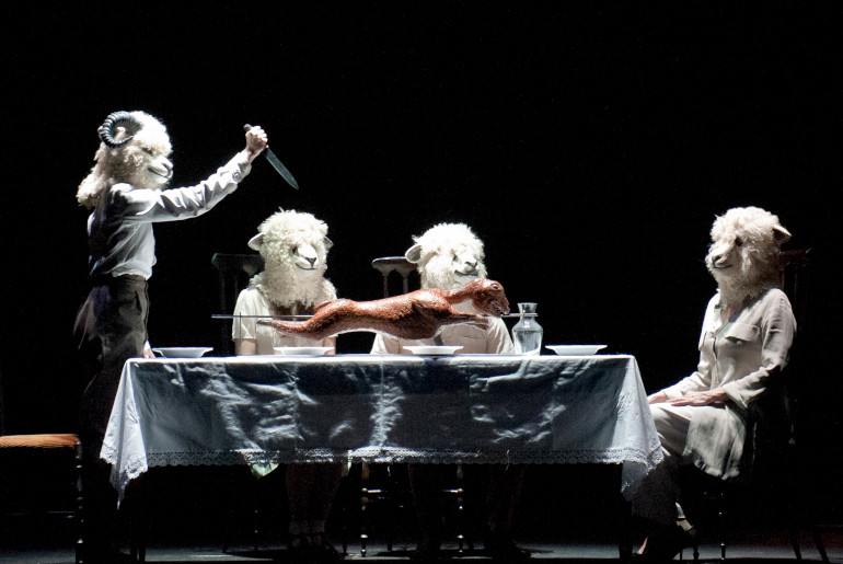 Se il teatro e il cinema insidiano il consumismo