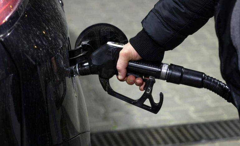 Carburanti, prezzo di benzina e diesel in rialzo: gasolio oltre i 2 euro