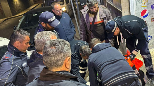 Rifiuti, blitz di Polizia municipale e Salerno Pulita: 4 fermati