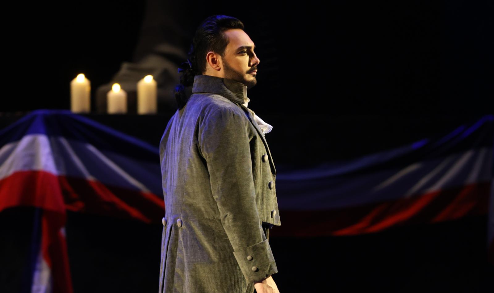 Vincenzo Costanzo:  Habemus Andrea Chénier