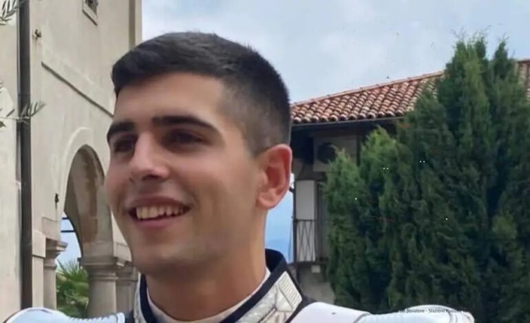 Carabiniere muore mentre prepara l’auto di servizio